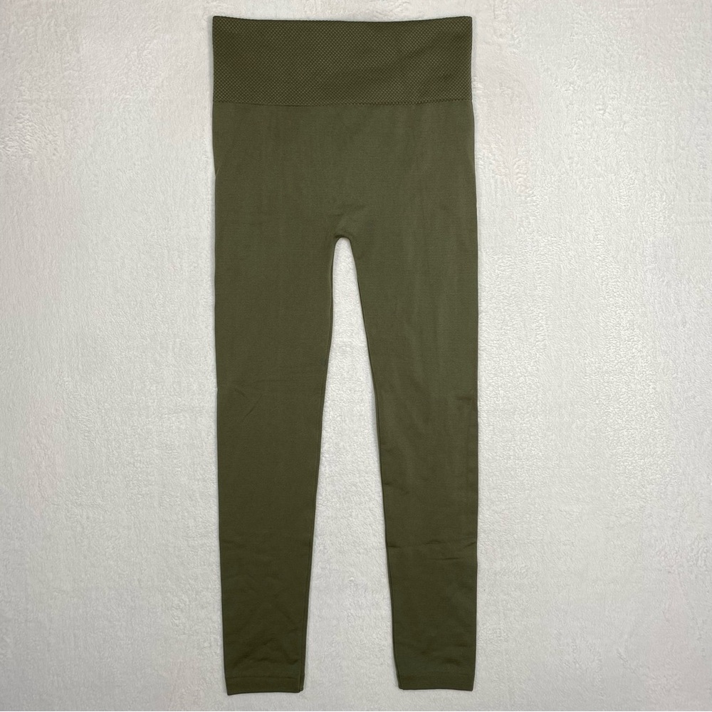 Zenana Outfitters Women’s  Green Leggings Size L/XL Activewear Athletic Gym‎
